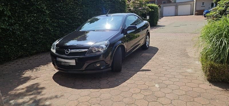 Schwarz Gebraucht 2009 Opel Astra Cabriolet Cabrio | 3.200 € (Fairer Preis) - Bild 1/4