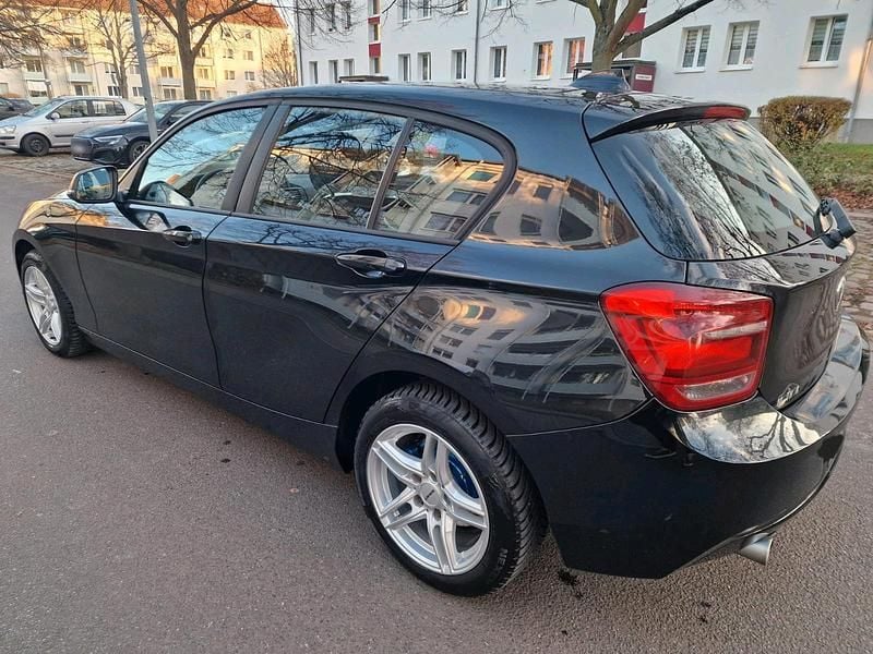 Gebraucht BMW 118 143 PS (105 kW) 2012 Schwarz Kleinwagen