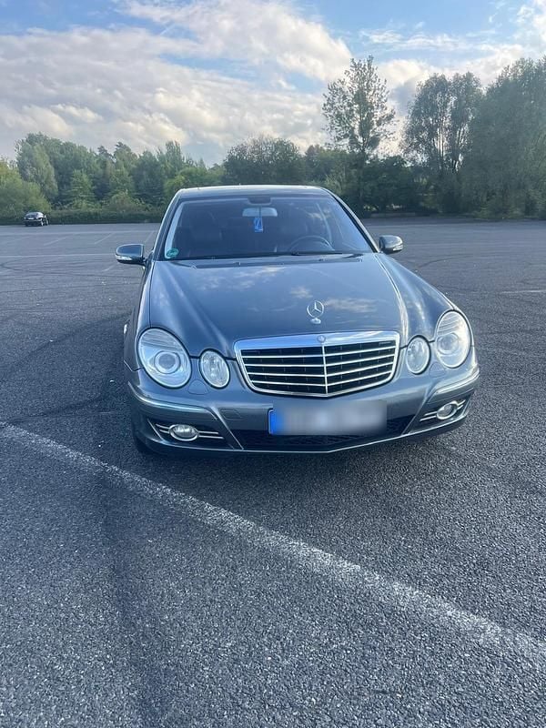 Andere farben Gebraucht 2009 Mercedes E280 Limousine | 6.500 € (Guter Preis) - Bild 1/4