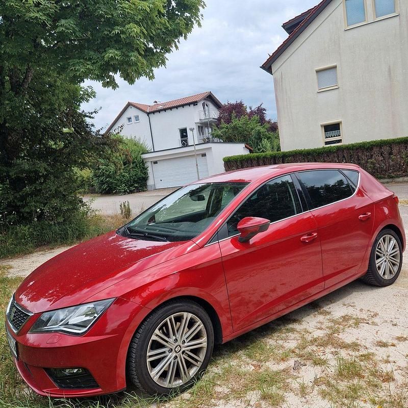 Schwarz Gebraucht 2019 Seat Leon XCELLENCE Limousine | 12.000 € (Superpreis) - Bild 1/4