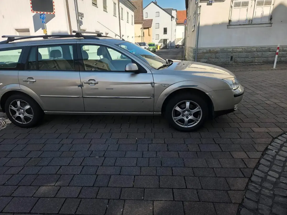 Gebraucht Ford Mondeo 145 PS (106 kW) 2004 Beige Kombi