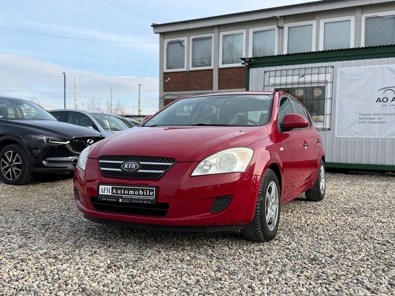 Gebraucht Kia Ceed 109 PS (80 kW) 2007 Rot Kleinwagen