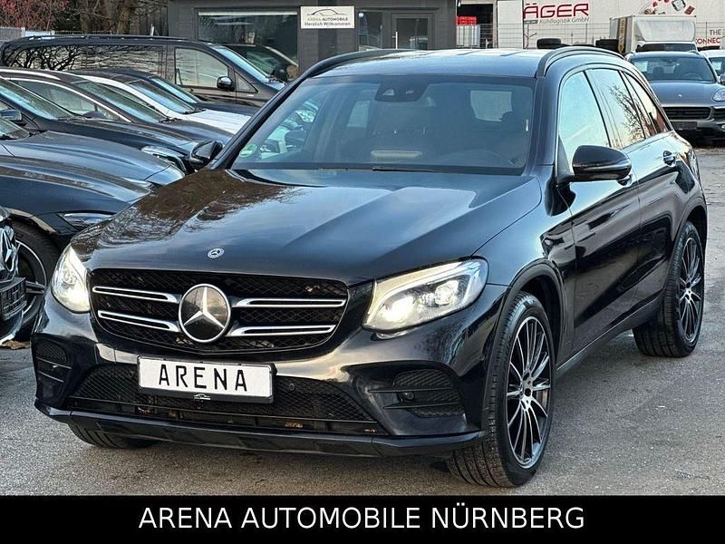 Schwarz Gebraucht 2018 Mercedes GLC350 AMG SUV | 19.999 € (Fairer Preis) - Bild 1/4