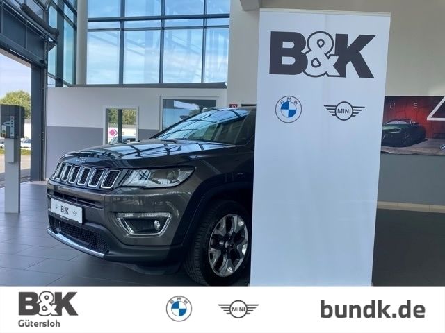 Grau metallic granite crystal met. clear coat Gebraucht 2018 Jeep Compass Limited SUV | 24.990 € - Bild 1/4