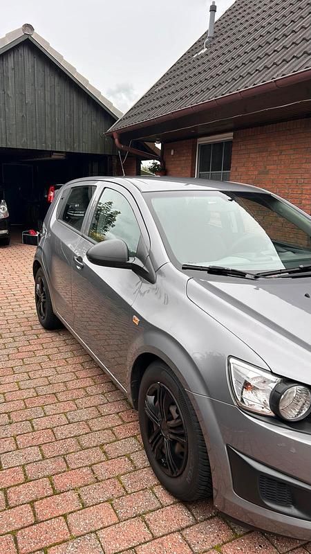 Gebraucht Chevrolet Aveo 69 PS (50 kW) 2012 Grau Kleinwagen
