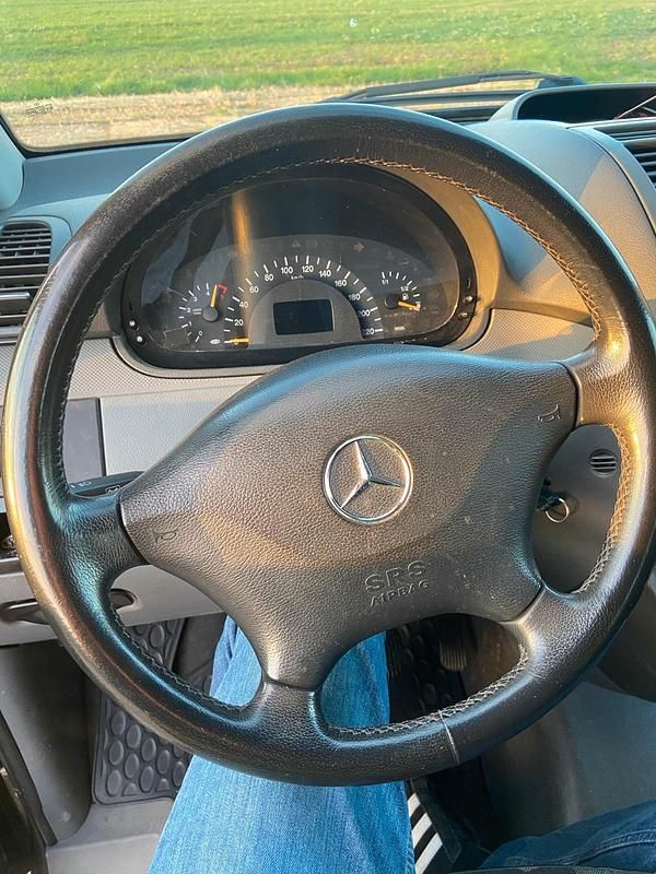Schwarz Gebraucht 2004 Mercedes Vito Van / Kleinbus | 7.700 € - Bild 1/4