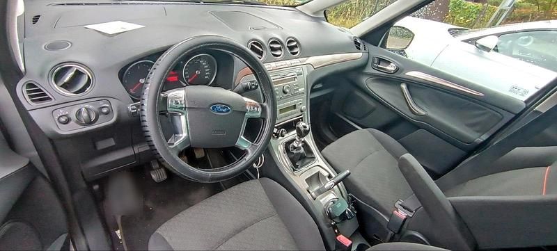 Gebraucht Ford Galaxy 131 PS (96 kW) 2007 Silber Van / Kleinbus