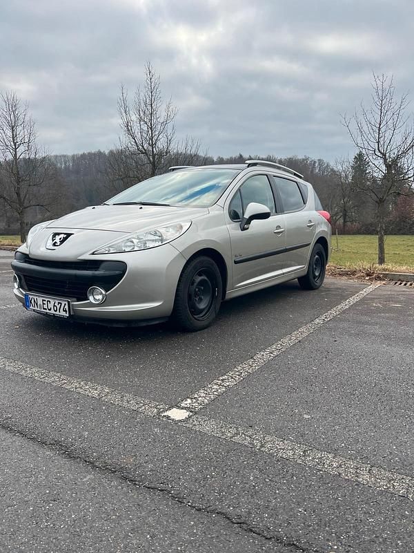 Grau Gebraucht 2009 Peugeot 207 Kombi | 4.200 € - Bild 1/4