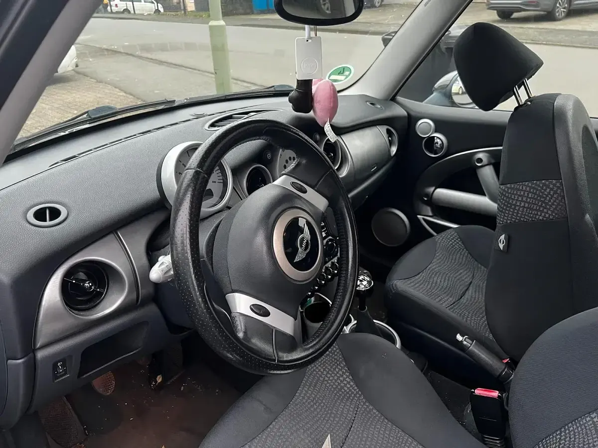 Usata Mini Cooper 90 CV (66 kW) 2003 Nero Utilitaria