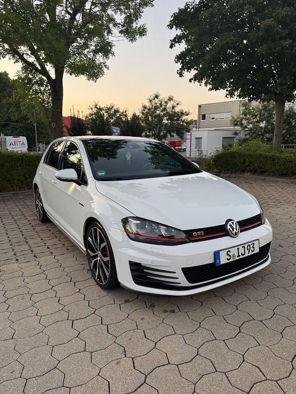 Weiß Gebraucht 2015 VW Golf VII GTI Limousine | 16.700 € (Fairer Preis) - Bild 1/4