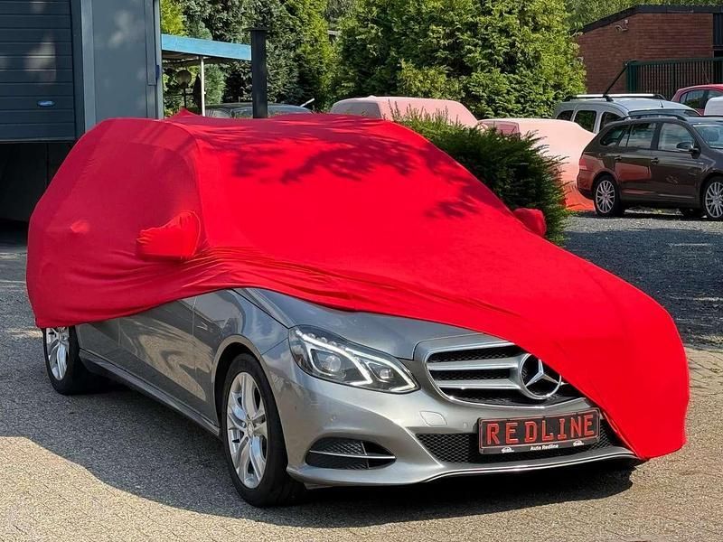 Palladiumsilber Gebraucht 2013 Mercedes E250 Kombi | 15.150 € (Fairer Preis) - Bild 1/4
