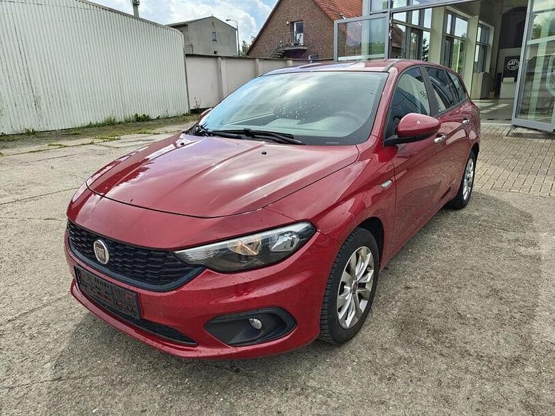 New rosso Gebraucht 2018 Fiat Tipo Street Kombi | 10.390 € (Fairer Preis) - Bild 1/4