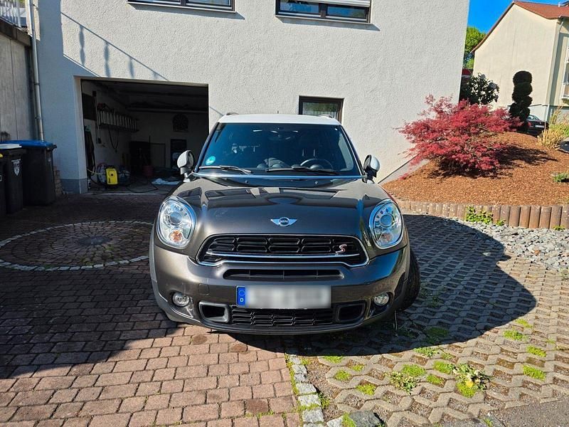 Braun Gebraucht 2016 Mini Cooper S Countryman SUV | 12.999 € (Fairer Preis) - Bild 1/4