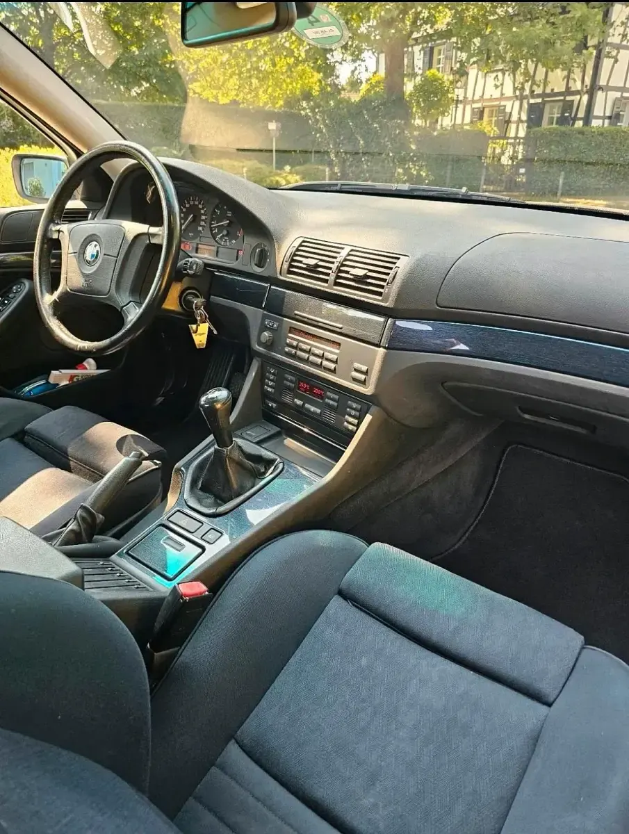 Gebraucht BMW 528 193 PS (141 kW) 1998 Silber Limousine