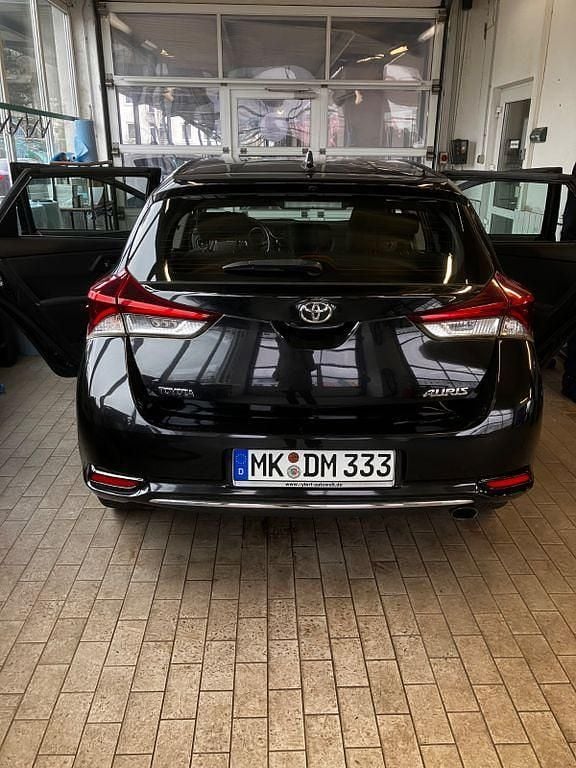 Gebraucht Toyota Auris Design 116 PS (85 kW) 2016 Schwarz Limousine