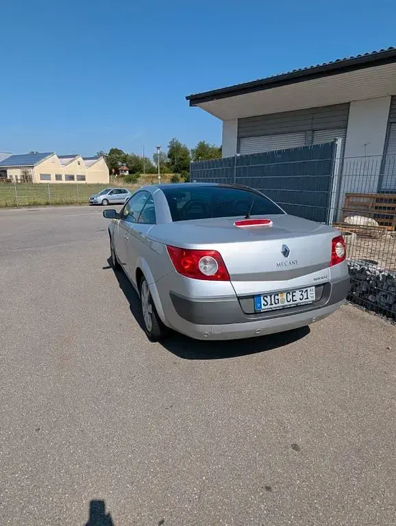 Gebraucht Renault Mégane Cabriolet Dynamique 113 PS (83 kW) 2006 Silber Cabrio