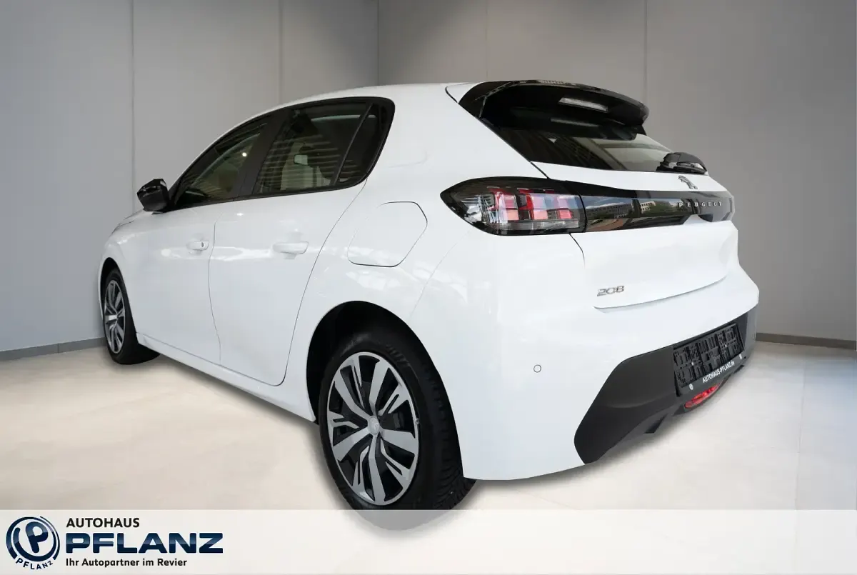 Gebraucht Peugeot 208 Active 101 PS (74 kW) 2024 Weiss Kleinwagen