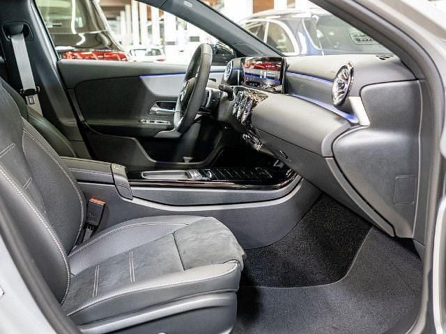 Grau Gebraucht 2025 Mercedes A220 Edition Limousine | 44.440 € (Teuer) - Bild 1/4