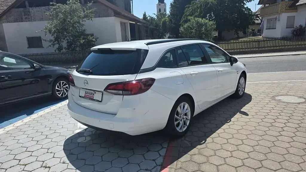 Gebraucht Opel Astra 145 PS (106 kW) 2019 Weiß Limousine
