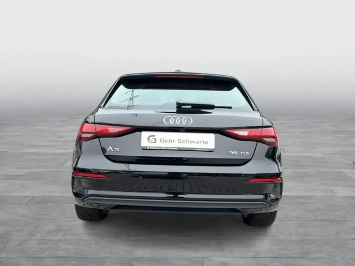 Gebraucht Audi A3 Premium 150 PS (110 kW) 2023 Schwarz Limousine