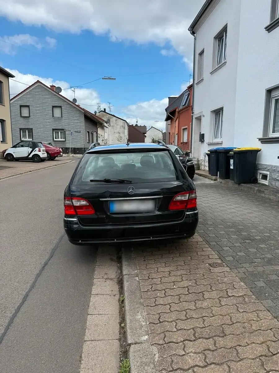 Gebraucht Mercedes E220 2007 Schwarz Kleinwagen