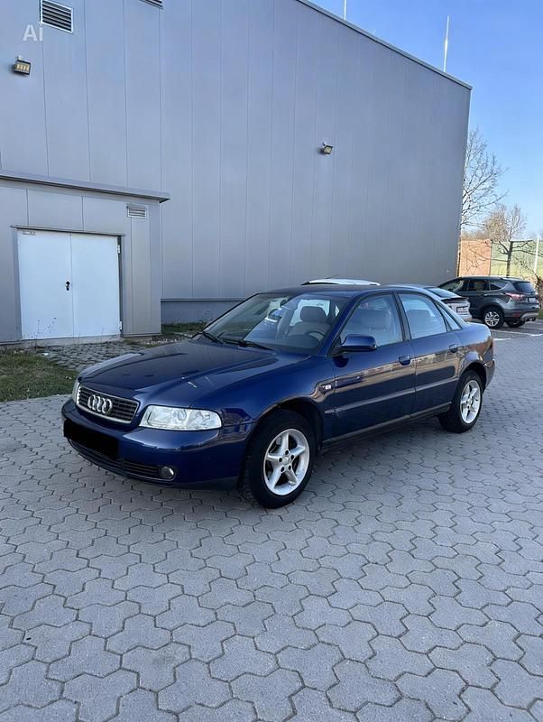 Gebraucht Audi A4 130 PS (95 kW) 2000 Blau Limousine