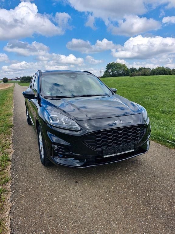 Gebraucht Ford Kuga ST-Line 224 PS (164 kW) 2021 Rot SUV