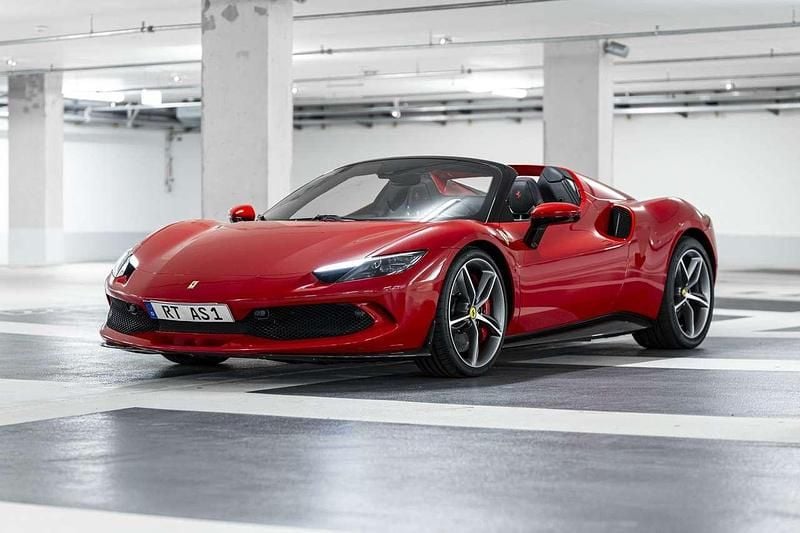 Gebraucht Ferrari 296 829 PS (609 kW) 2023 Rosso corsa Cabrio