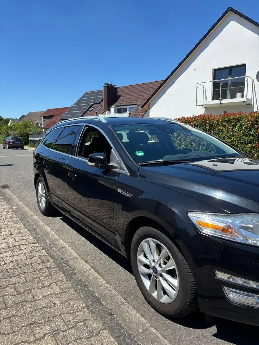 Gebraucht Ford Mondeo 140 PS (102 kW) 2014 Schwarz Kombi