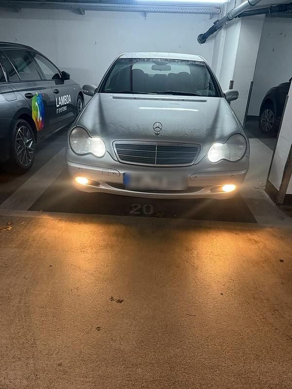 Gebraucht Mercedes C200 163 PS (119 kW) 2004 Silber Limousine