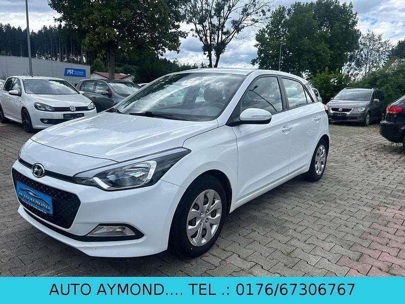 Weiß Gebraucht 2015 Hyundai i20 Kleinwagen | 5.300 € (Fairer Preis) - Bild 1/4
