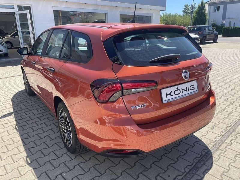 Gebraucht Fiat Tipo Cross 131 PS (96 kW) 2023 Flame orange (6fx) Kombi