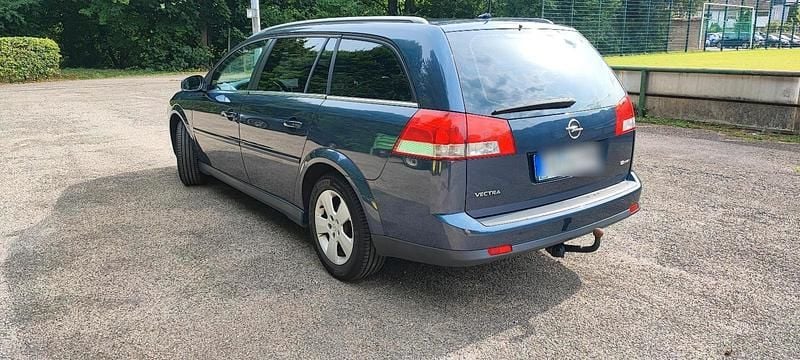 Grau Gebraucht 2006 Opel Vectra Kombi | 1.550 € (Fairer Preis) - Bild 1/4