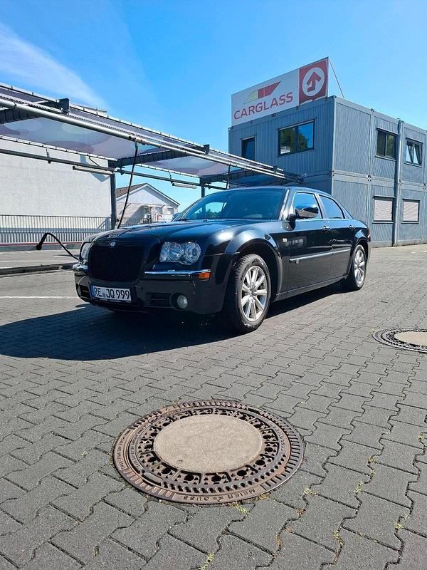 Schwarz Gebraucht 2010 Chrysler 300C Limousine | 4.999 € (Superpreis) - Bild 1/4