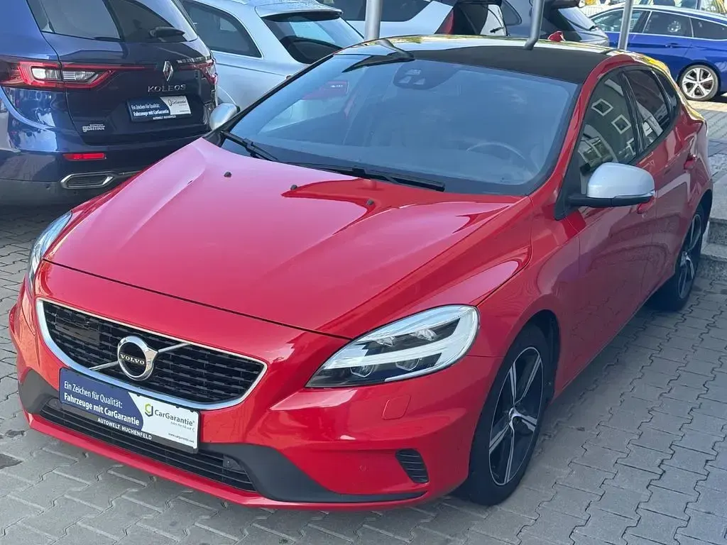 Gebraucht Volvo V40 R-Design 152 PS (111 kW) 2017 Rot Limousine