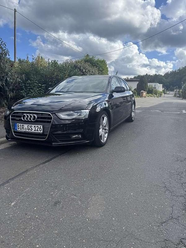 Schwarz Gebraucht 2013 Audi A4 S-Line Kombi | 9.300 € (Fairer Preis) - Bild 1/4