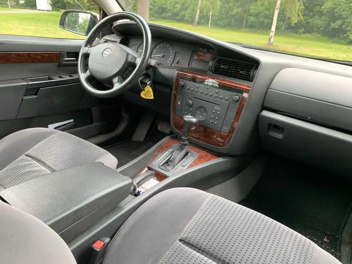 Gebraucht Opel Omega 144 PS (105 kW) 2001 Gold Limousine