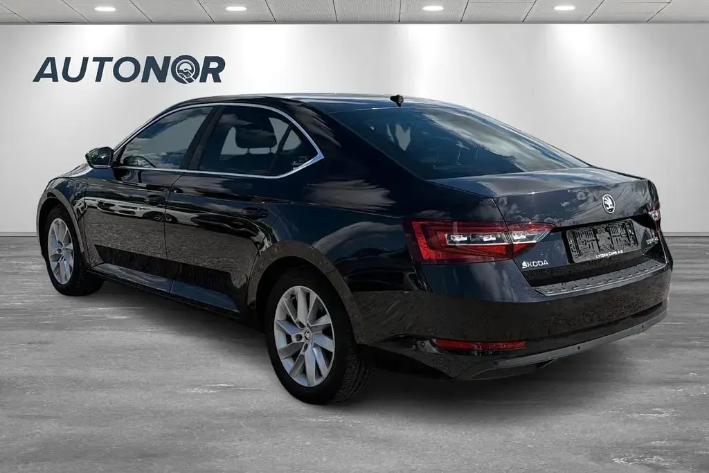 Gebraucht Skoda Superb 150 PS (110 kW) 2017 Schwarz Limousine