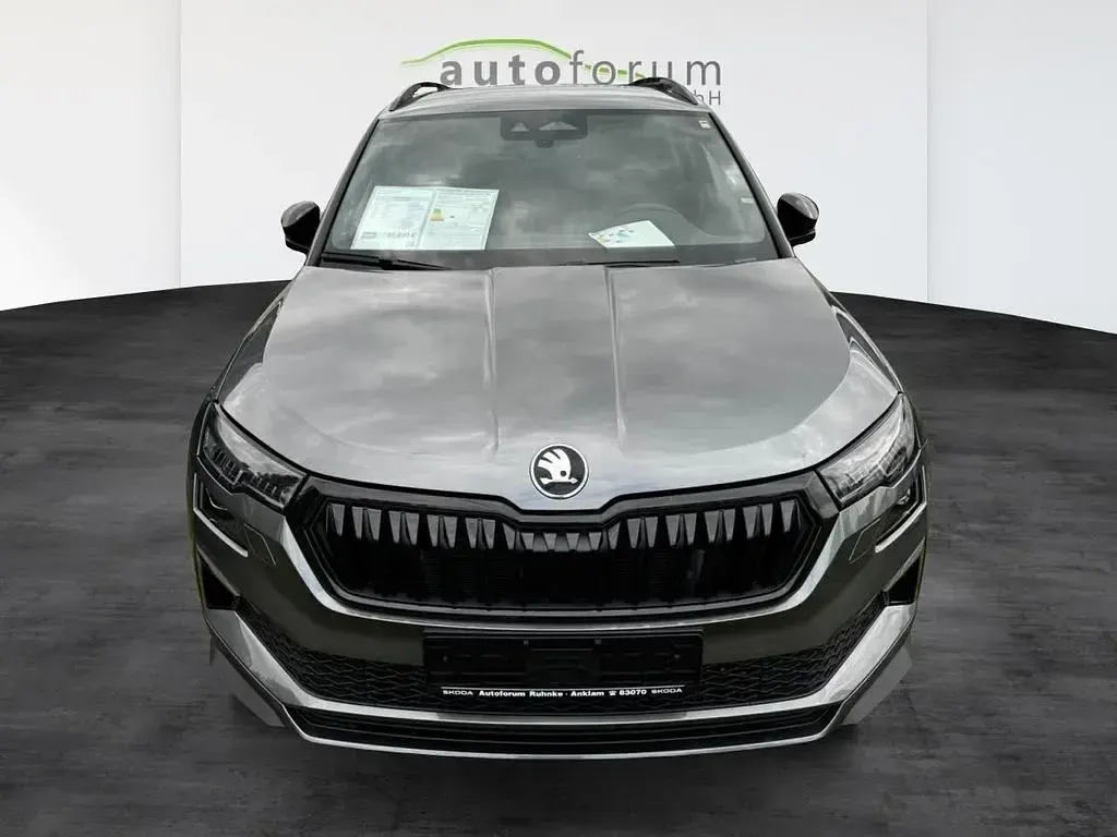 Neu Skoda Karoq SportLine 150 PS (110 kW) 2026 Graphitegrau metallic SUV