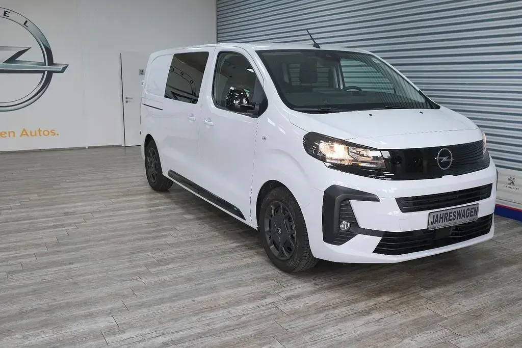 Gebraucht Opel Vivaro-e Combi 144 PS (105 kW) 2025 Weiß Van / Kleinbus