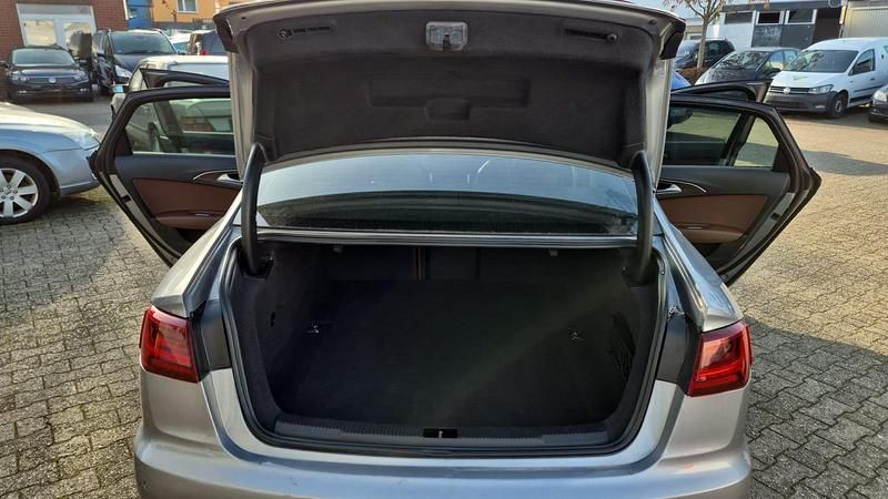 Grau Gebraucht 2014 Audi A6 Limousine | 17.500 € (Superpreis) - Bild 1/4