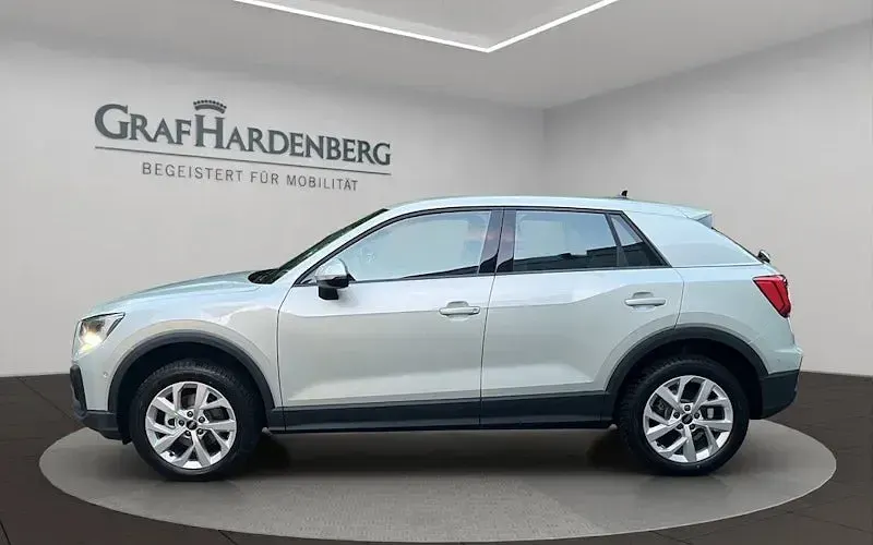 Neu Audi Q2 Comfort 150 PS (110 kW) 2026 Silber SUV