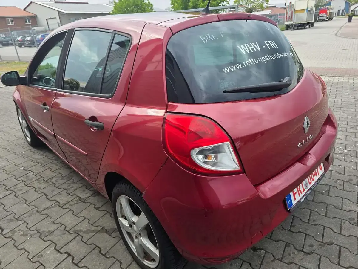 Gebraucht Renault Clio II 101 PS (74 kW) 2009 Rot dyna Kleinwagen