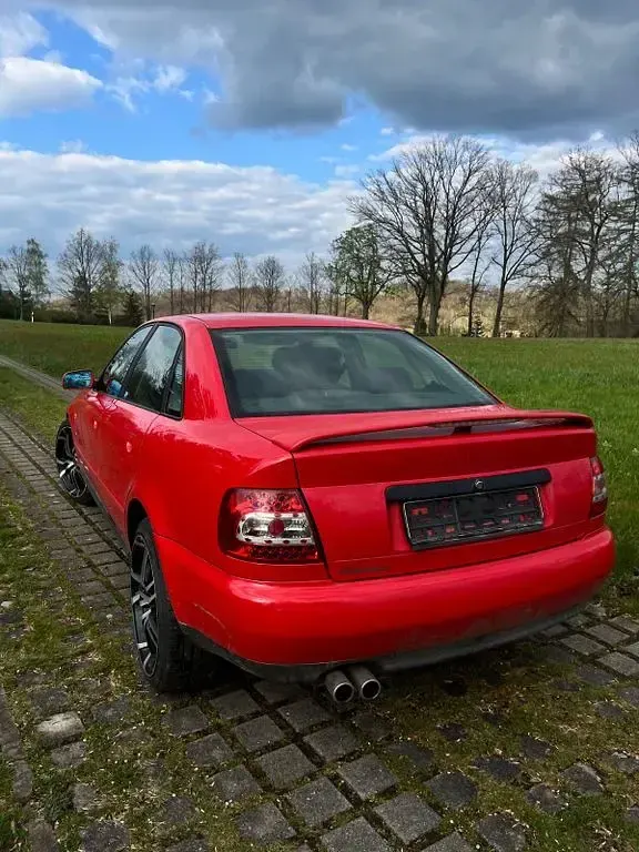 Gebraucht Audi A4 Performance 101 PS (74 kW) 1997 Rot Limousine