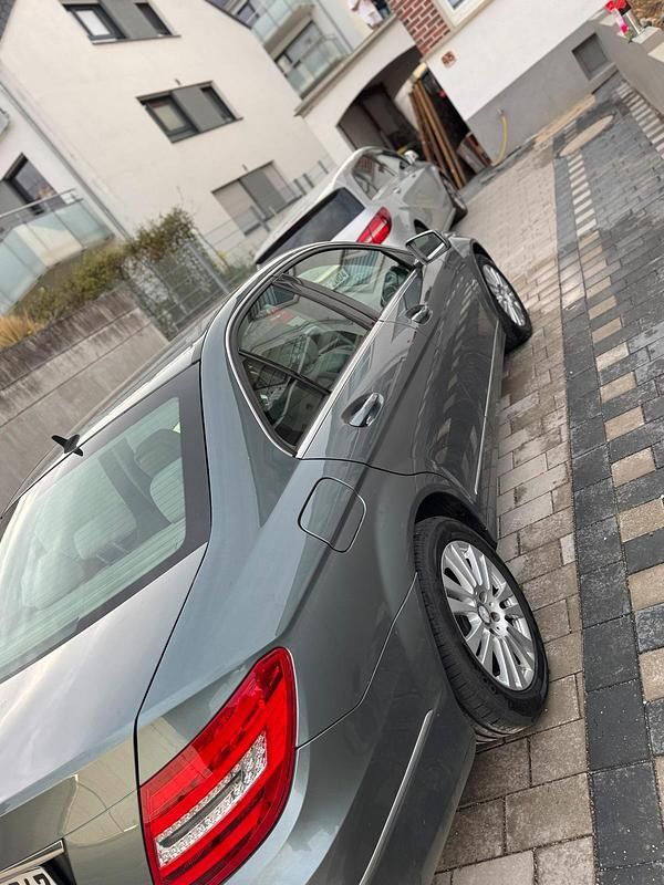 Gebraucht Mercedes C200 184 PS (135 kW) 2011 Grau Limousine