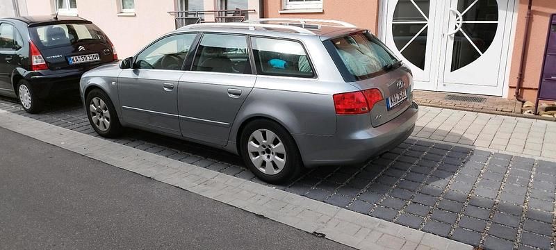 Grau Gebraucht 2006 Audi A4 Kombi | 2.400 € (Guter Preis) - Bild 1/4