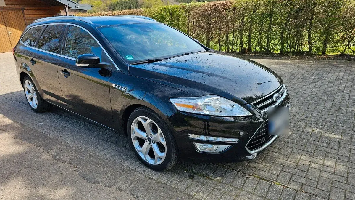 Gebraucht Ford Mondeo Titanium 140 PS (102 kW) 2012 Schwarz Kombi