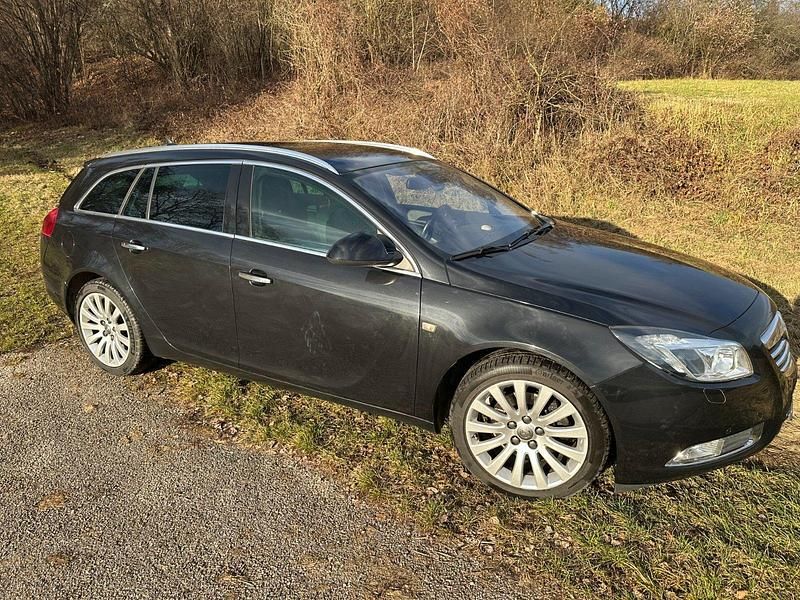 Gebraucht Opel Insignia 160 PS (117 kW) 2013 Schwarz Kombi