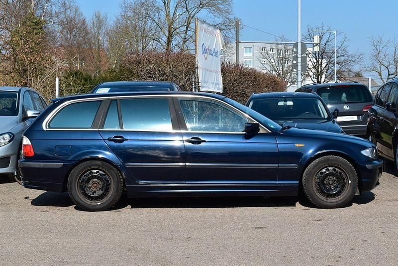 Gebraucht BMW 320 170 PS (125 kW) 2002 Blau Kombi