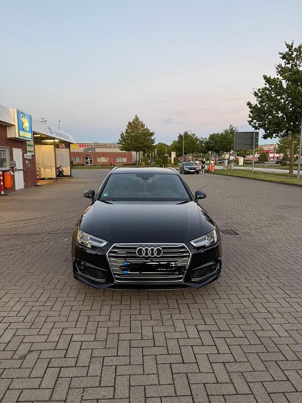 Schwarz Gebraucht 2016 Audi A4 Kombi | 20.000 € (Fairer Preis) - Bild 1/4